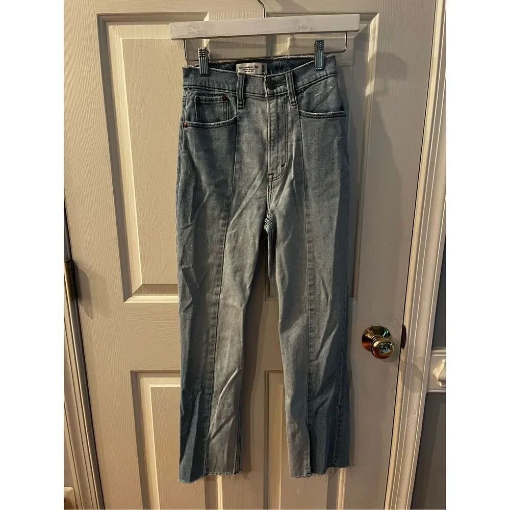 Abercrombie & Fitch The Ankle Straight Ultra High Rise Light Wash Jeans sz 24 EU